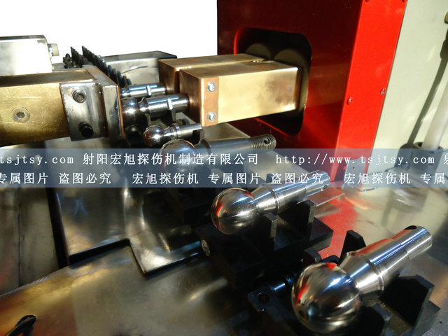 產品名稱：球頭銷專用熒光磁粉探傷機
產品型號：HCDG-2000
產品規(guī)格：熒光、二工位流水線